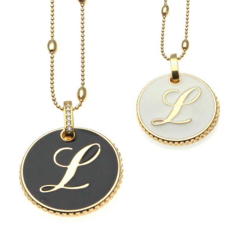 collana con lettera l in bronzo e smalto