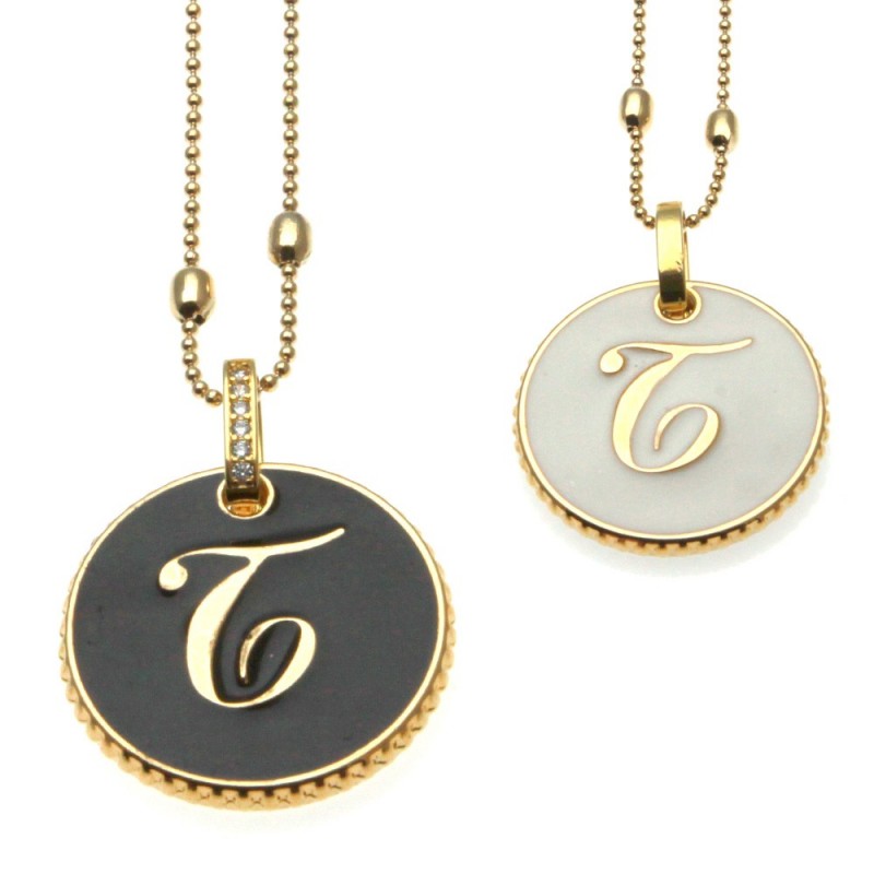 collana con lettera t in bronzo e smalto