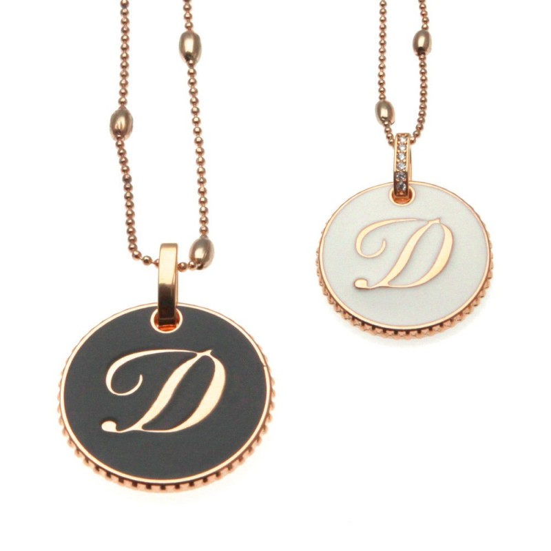 collana con lettera d in bronzo e smalto