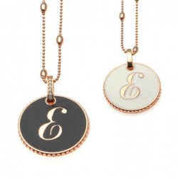 collana con lettera e in bronzo e smalto