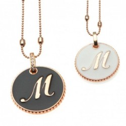 collana con lettera m in bronzo e smalto