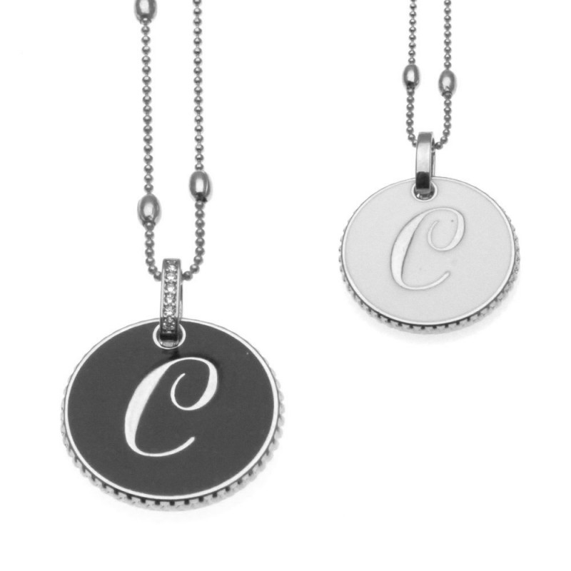 collana con lettera c in bronzo e smalto