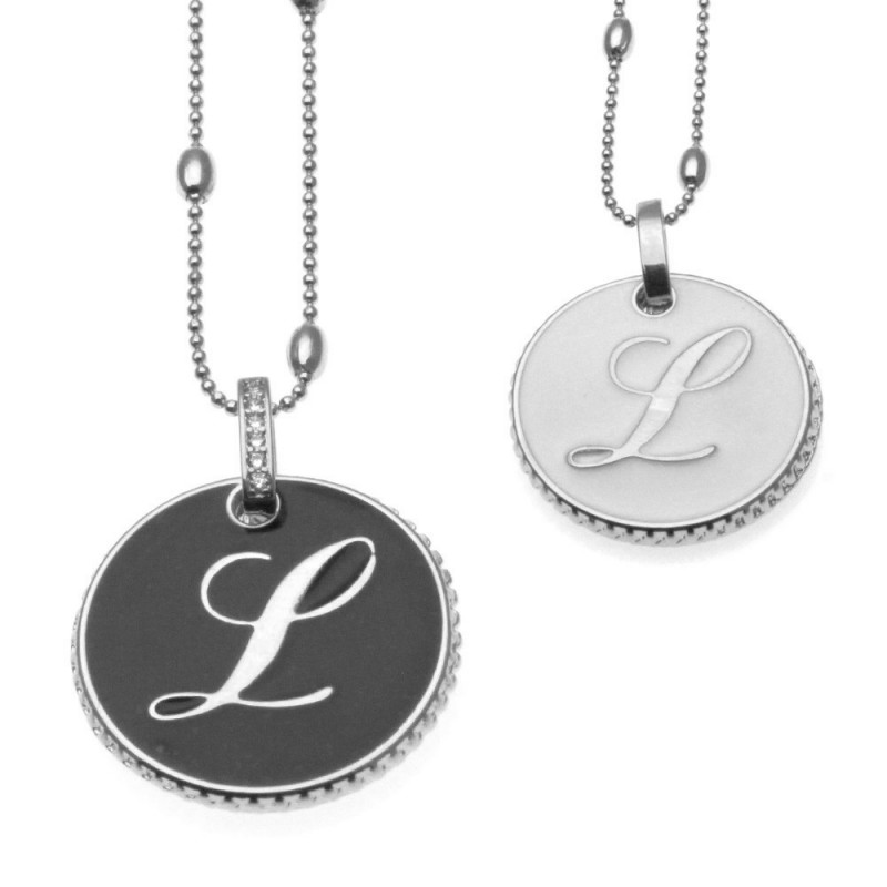 collana con lettera l in bronzo e smalto