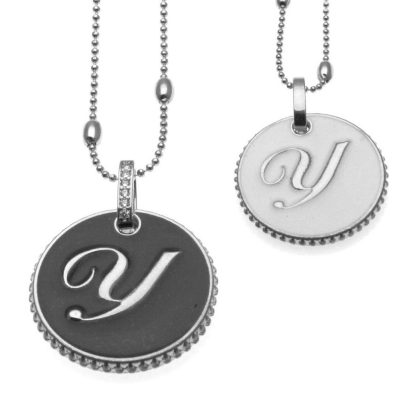 collana con lettera y in bronzo e smalto