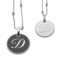 collana con lettera d in bronzo e smalto